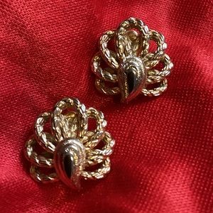 Vintage 1950s Monet Gold Peacock Feathers Clip Earrings